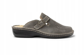 Skórzane klapki zakrywające palce na bolące stopy